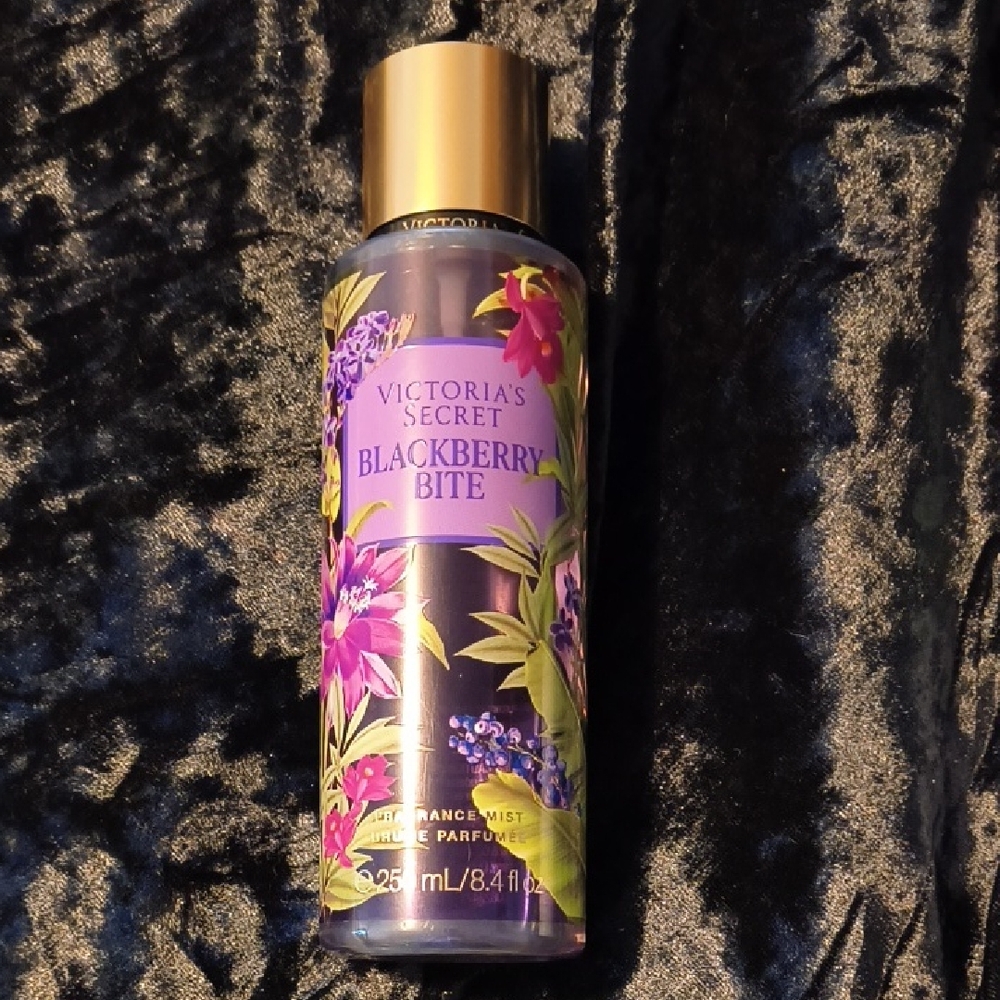 Victoria's Secret Blackberry Bite Body Wash - Limited Edition